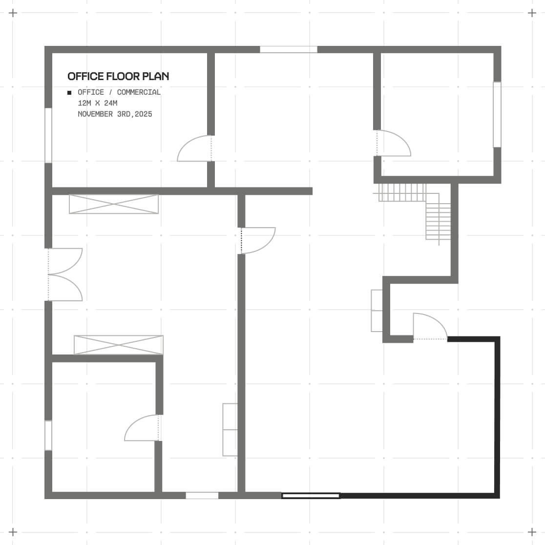 Plan d'étage de bureaux avec plusieurs pièces et portes, annoté « espace commercial de 12 m sur 24 m ».